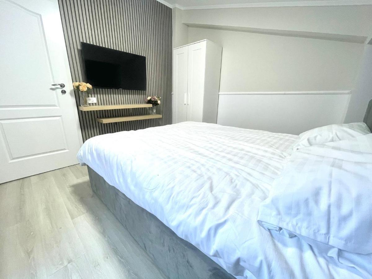 Baneasa Luxury Apartaments Bucharest Exterior photo