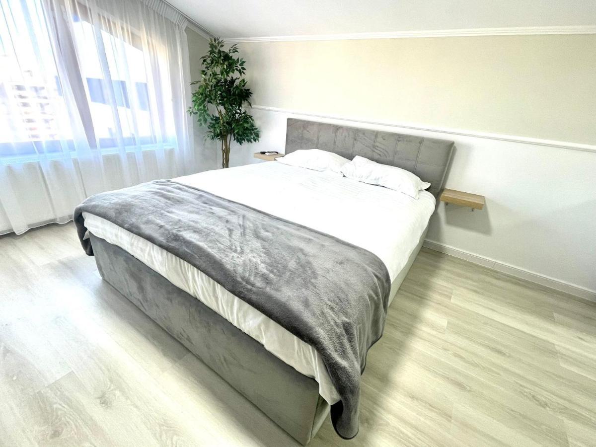 Baneasa Luxury Apartaments Bucharest Exterior photo